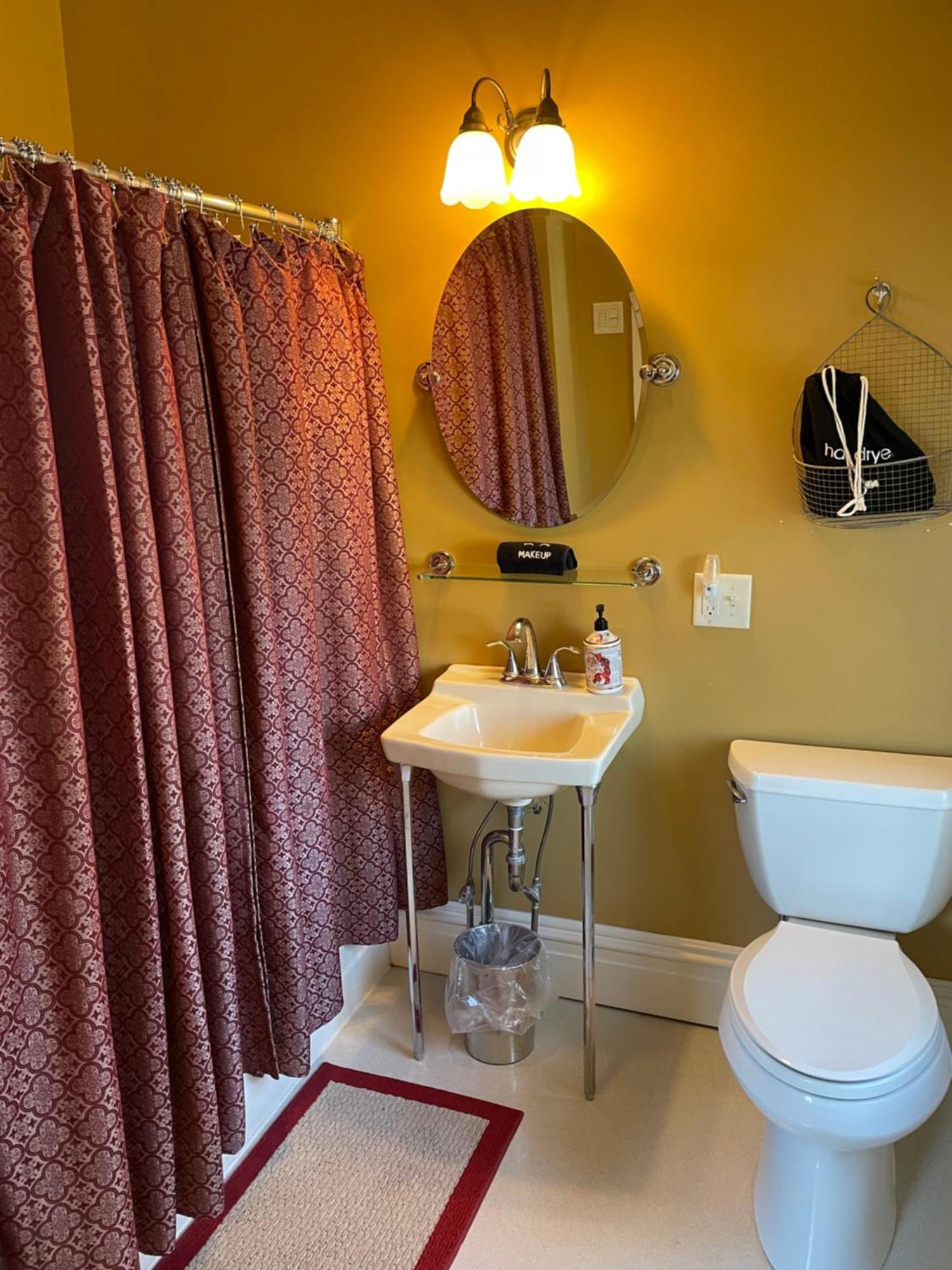 Hollinger House 3*