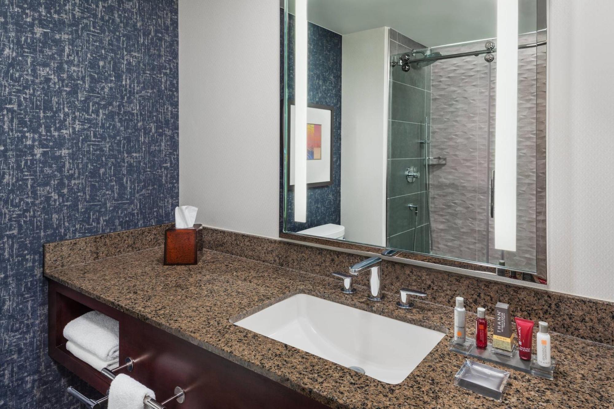 Hotel Marriott At Penn Square