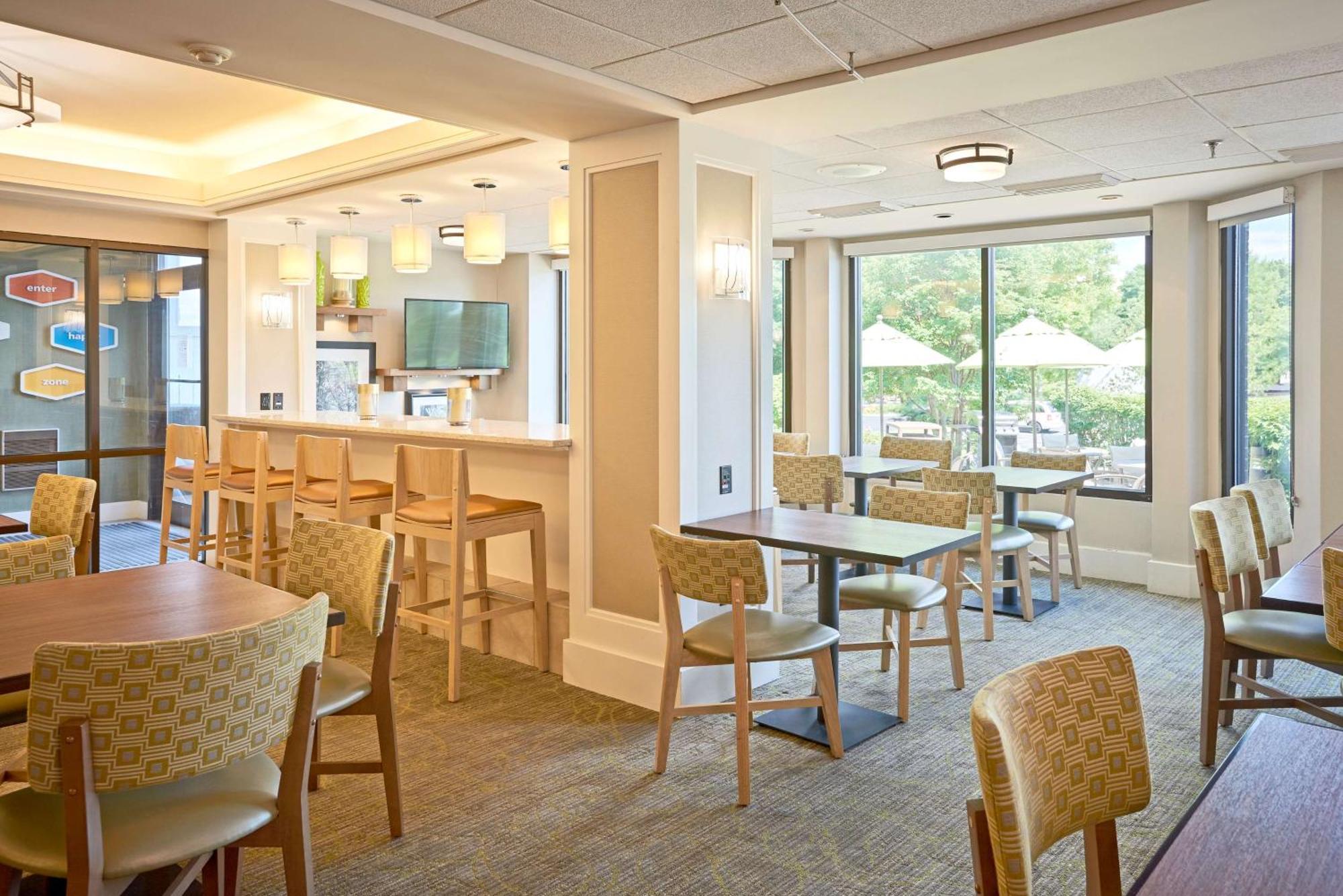 Hotel Hampton 3*
