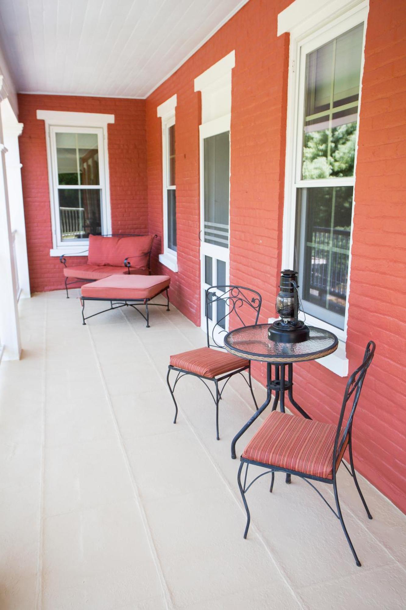 Hollinger House Bed & Breakfast