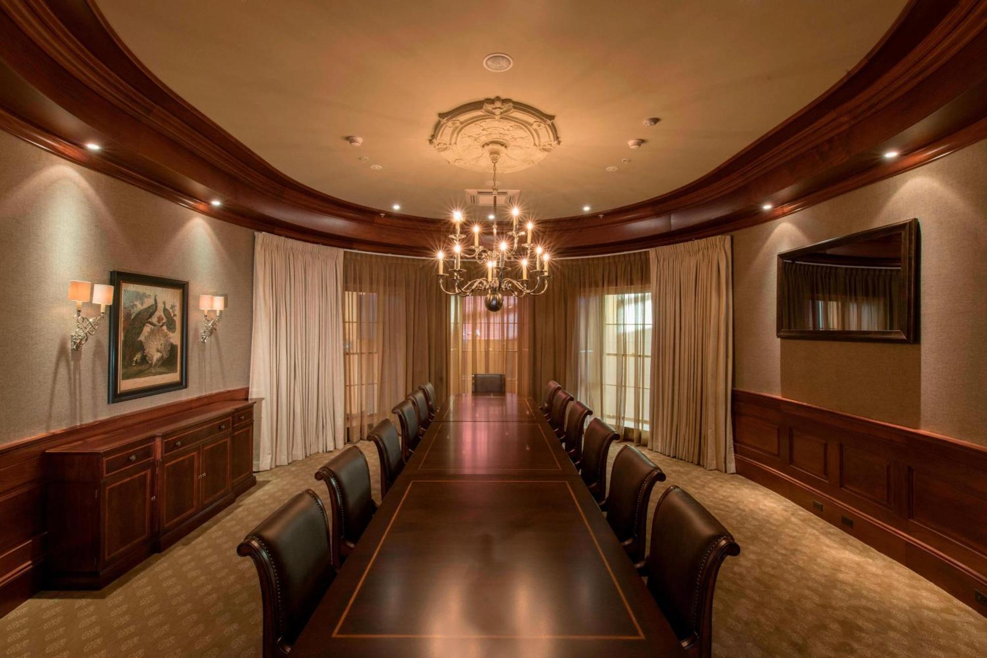 Marriott At Penn Square Hotel