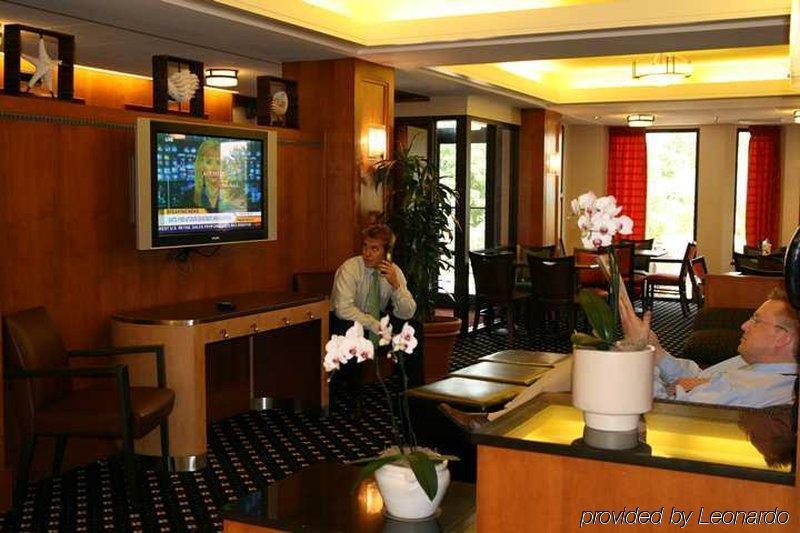 Hotel Hampton 3*