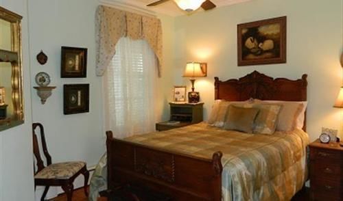 Ej Bowman House Bed & Breakfast