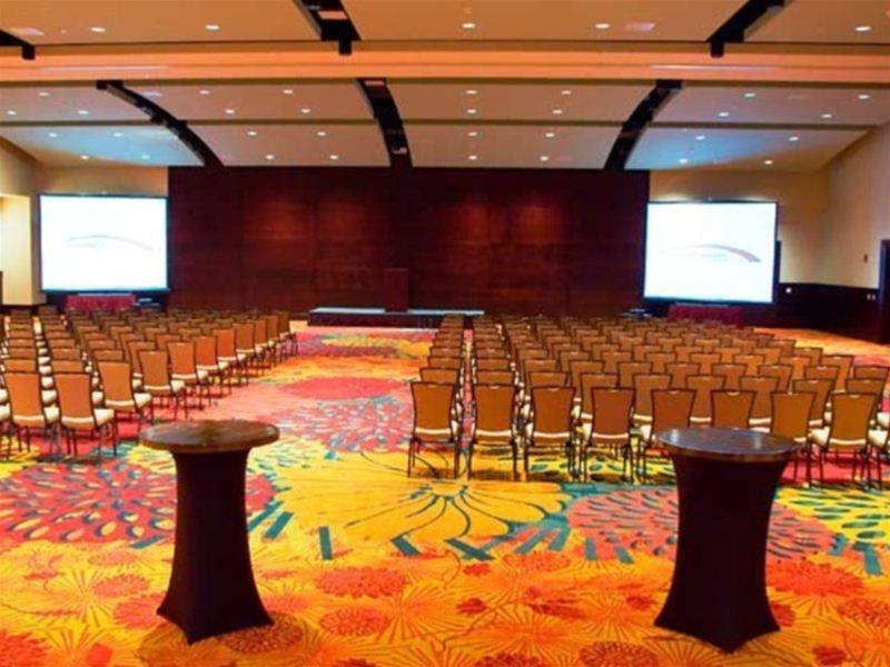 Marriott At Penn Square 3*
