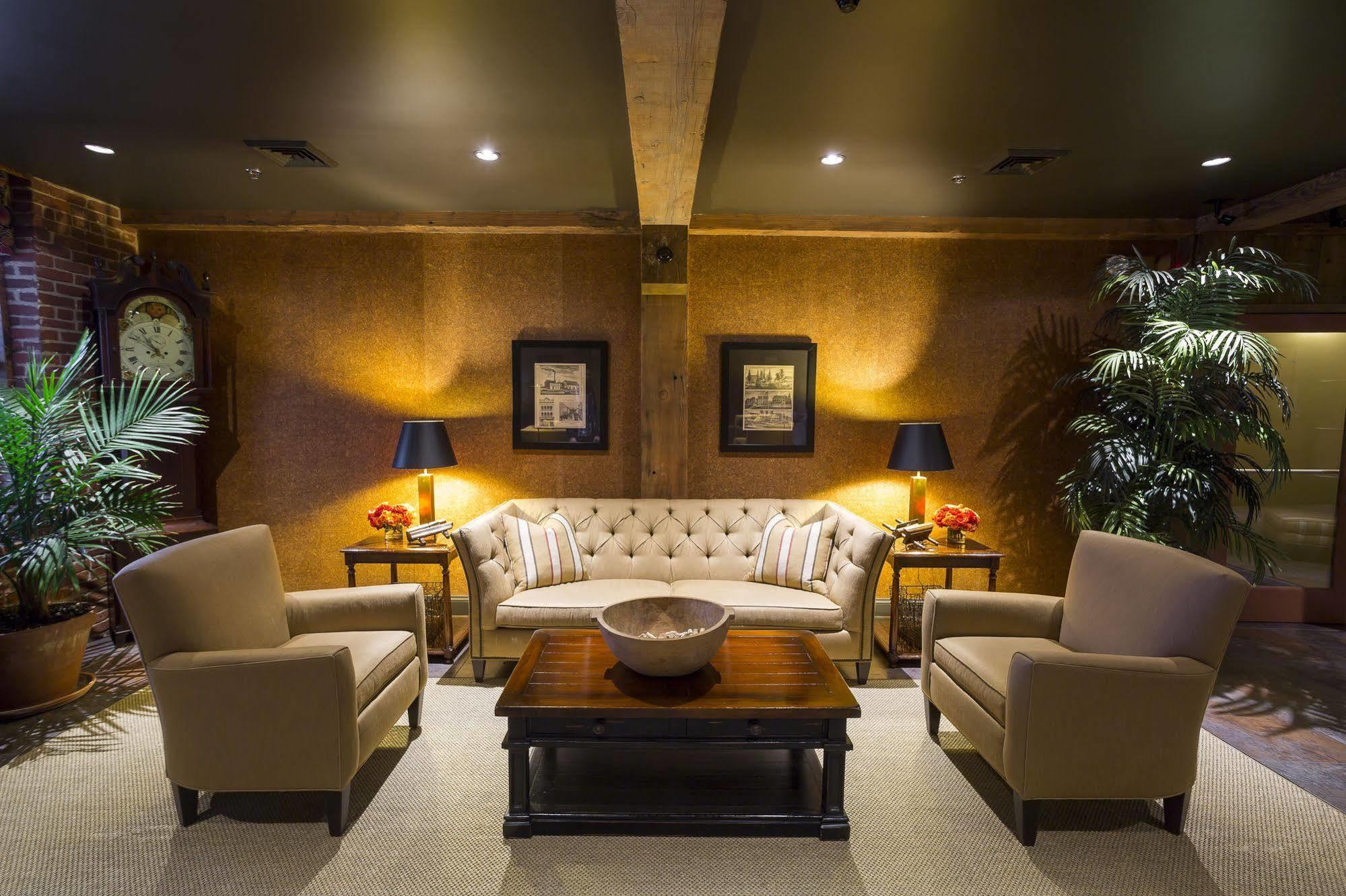 Cork Factory Hotel 3*