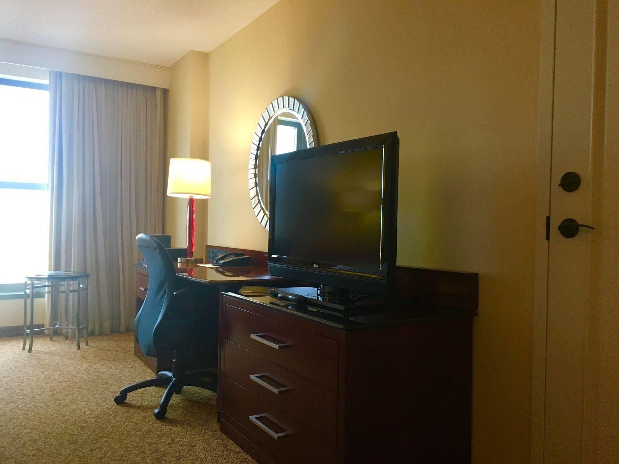 Marriott At Penn Square Hotel