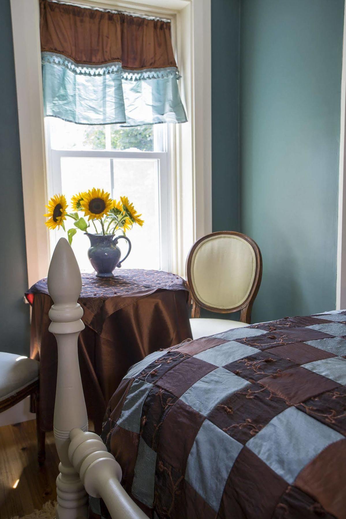 Hollinger House 3*