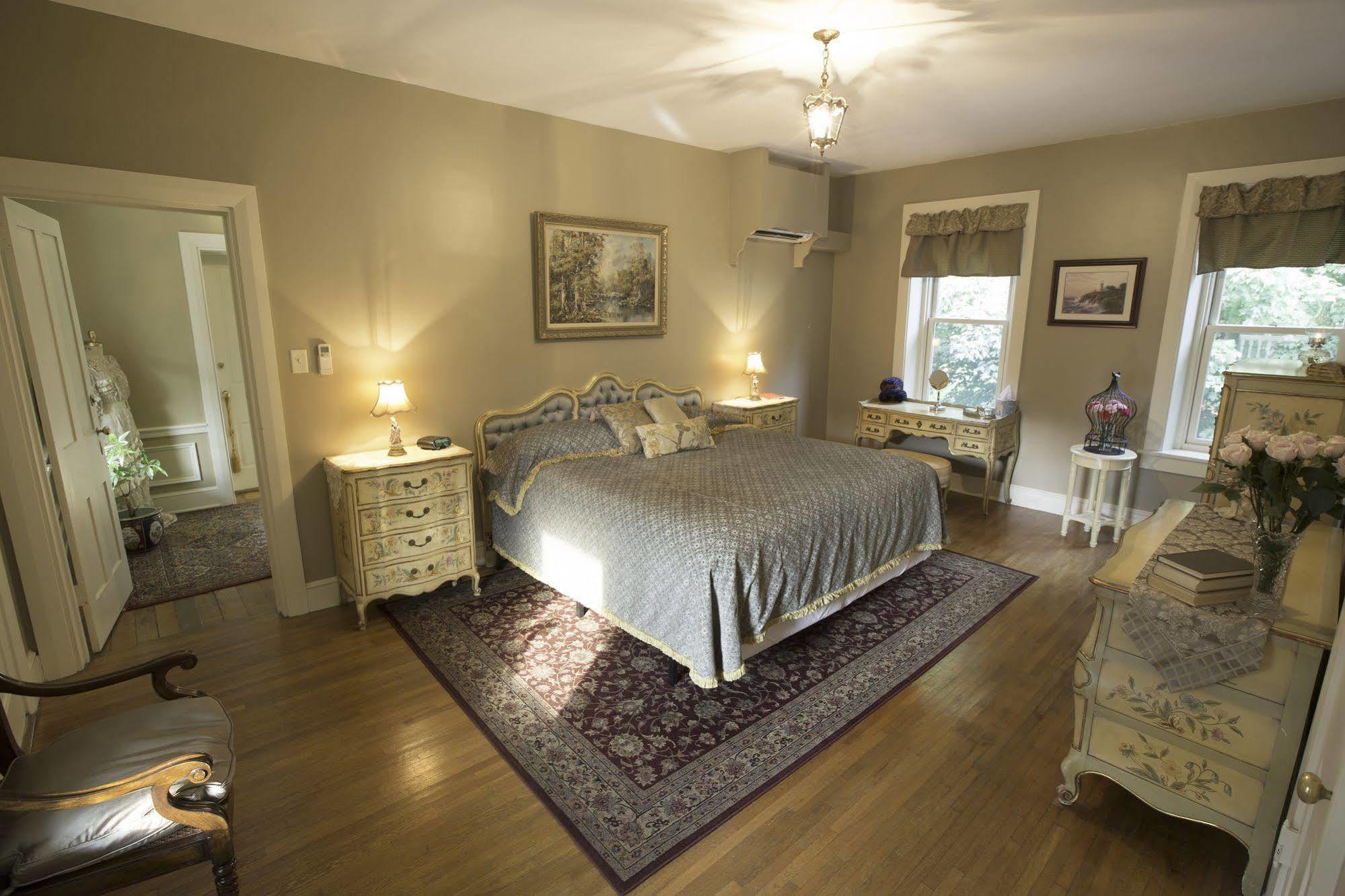 Hollinger House Bed & Breakfast 3*