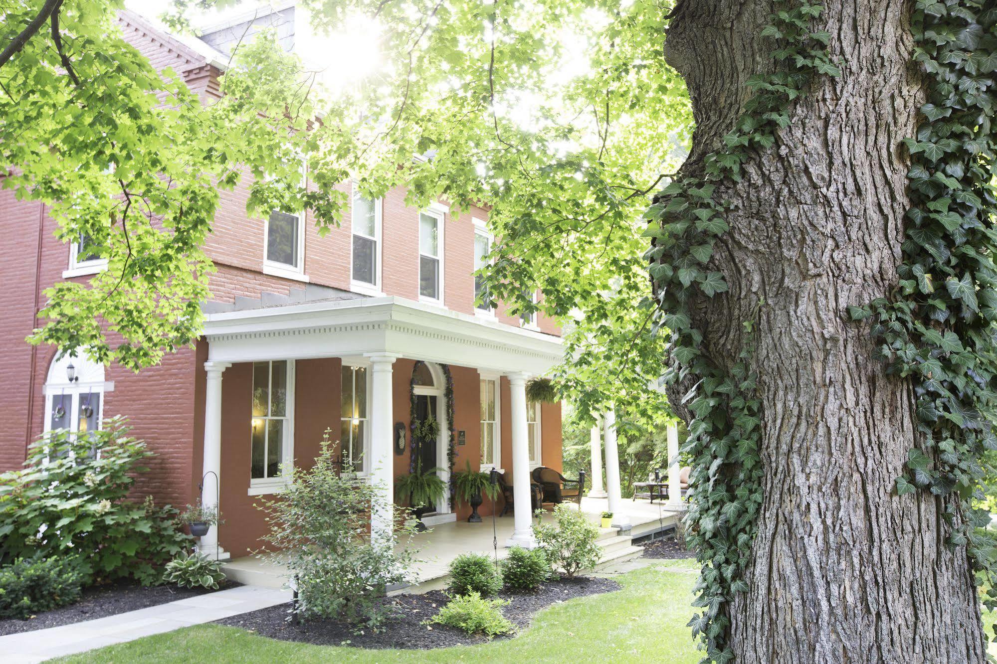 Hollinger House