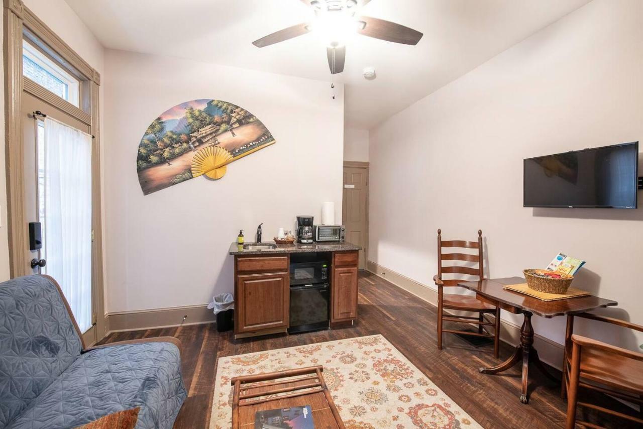 Cozy Hideaway In The Heart Of Lancaster